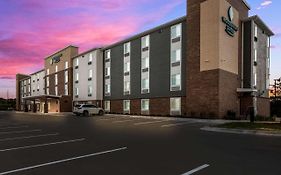 Woodspring Suites Milwaukee - Menomonee Falls